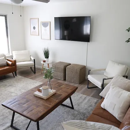 5-Br Serene Retreat Near Cle* Dogs Welcome!